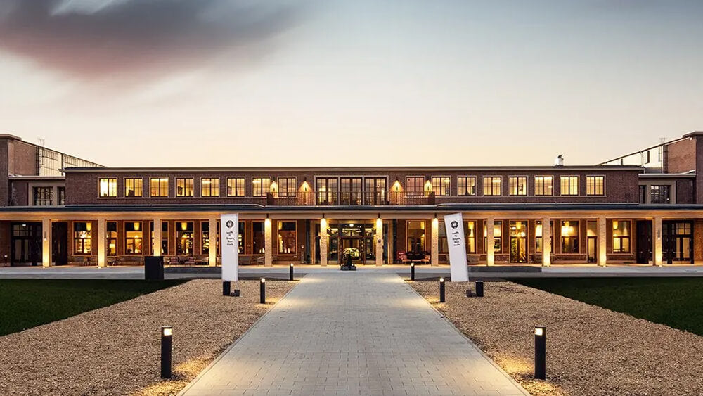 A Home to People with Drive: Inside the Drivers & Business Club Munich