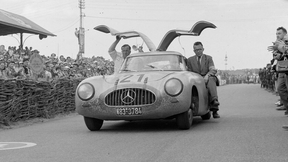 Wings of Change: 1952 Mercedes-Benz 300 SL (W194)