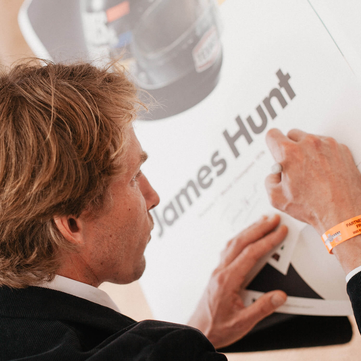 Signed by Freddie Hunt | 1976 James Hunt Helmet | James Hunt Poster