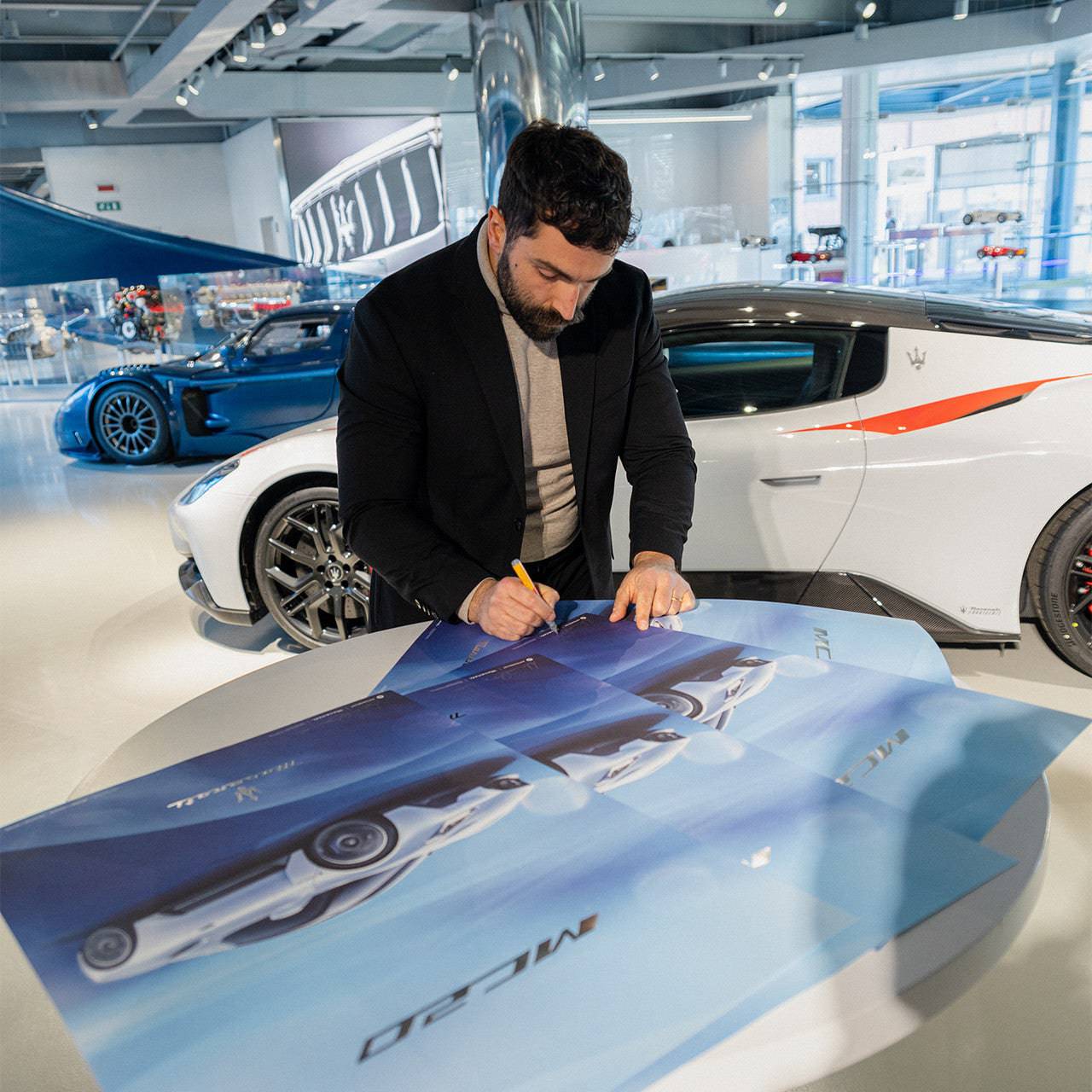 Signed by Andrea Bruno - Maserati MC20 - Side - 2020 | Collector’s Edition - Automobilist